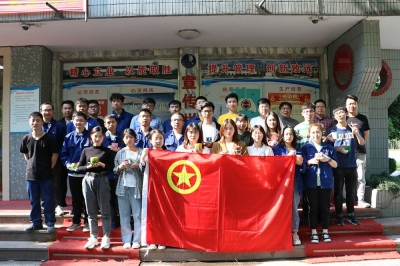 新都控股手制花盆，喜迎五一活動(dòng)